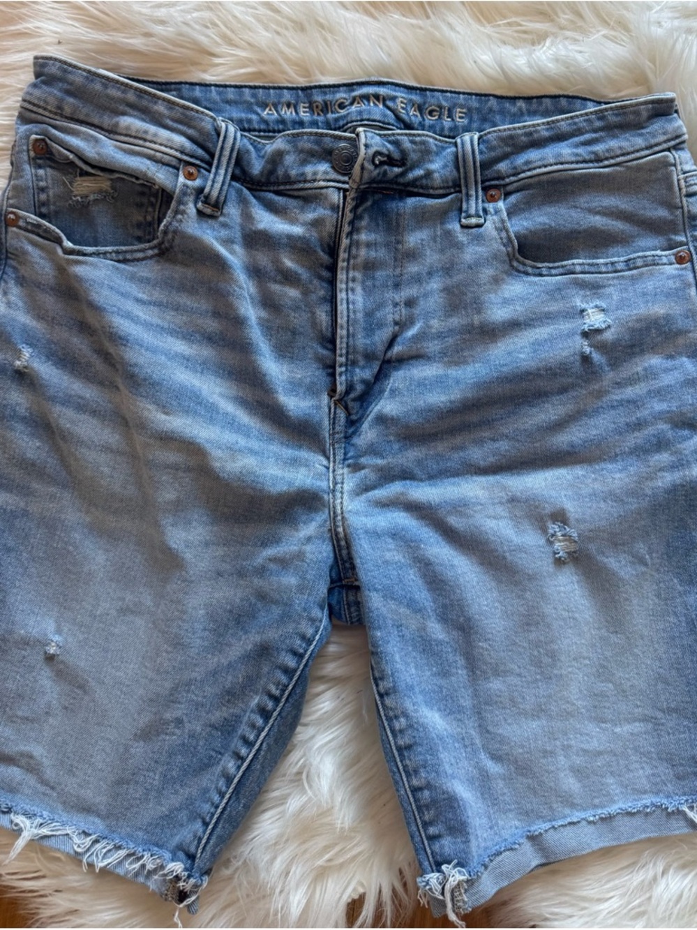 WORN TWICE American Eagle Outfitters Light Wash Distressed Denim Shorts